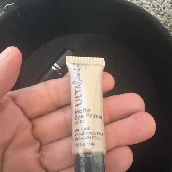 15 piece New Self Care Bundle Mac Cosmetics Bag, Masks, Lipstick and more - Picture 4 of 8